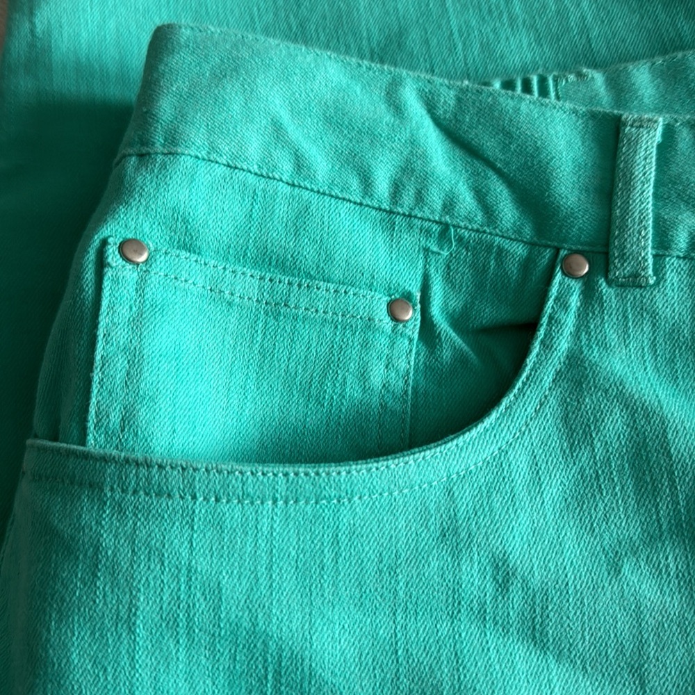 Ruby Rd. Teal green Capris - Picture 2 of 7
